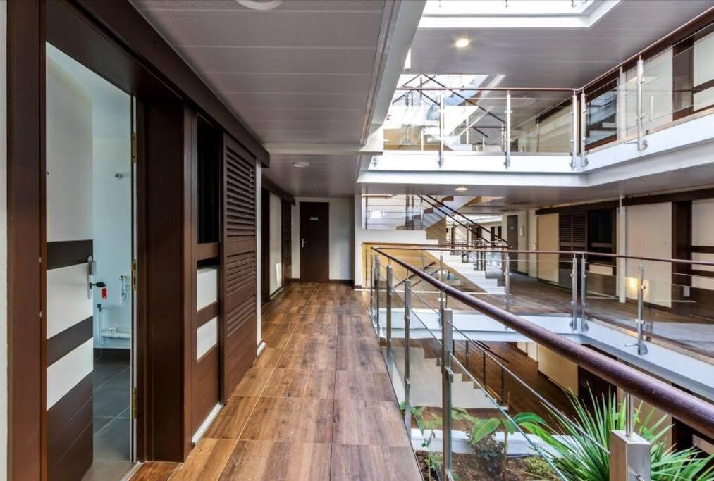 Superbe Appartement, Piscine, Vue Mer Et Montagnes アンティーブ エクステリア 写真