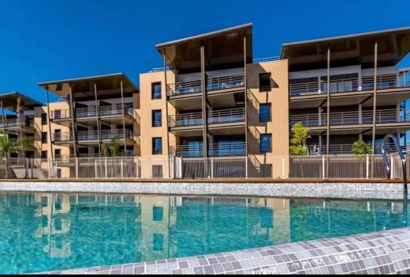 Superbe Appartement, Piscine, Vue Mer Et Montagnes アンティーブ エクステリア 写真